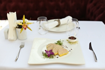 terina de foie gras cu chutney de smochine si ginger